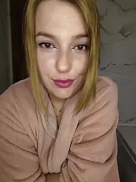 Sakura 2000 online show from February 11, 2026, 9:14 pm