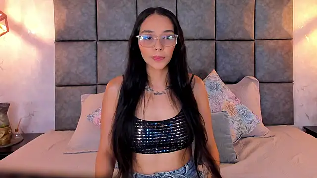 Roseaurora online show from June 3, 2026, 10:38 am