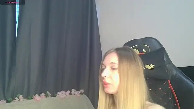 Snapshot of BabbbyFoxxx chatting on October 30, 2025, 4:44 am BabbbyFoxxx online show from October 30, 2025, 4:44 am