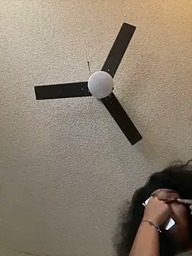 Prettygirl6070 online show from September 12, 2025, 8:08 pm