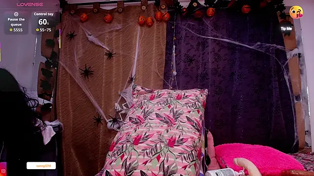 Snapshot of sweegirl69 chatting on October 28, 2025, 11:53 am sweegirl69 online show from October 28, 2025, 11:53 am