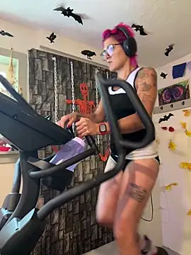 kinkycanner online show from October 27, 2025, 6:53 pm