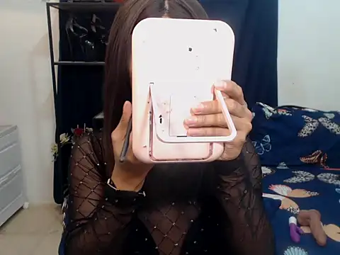 RositaUshvada online show from December 22, 2025, 3:12 pm