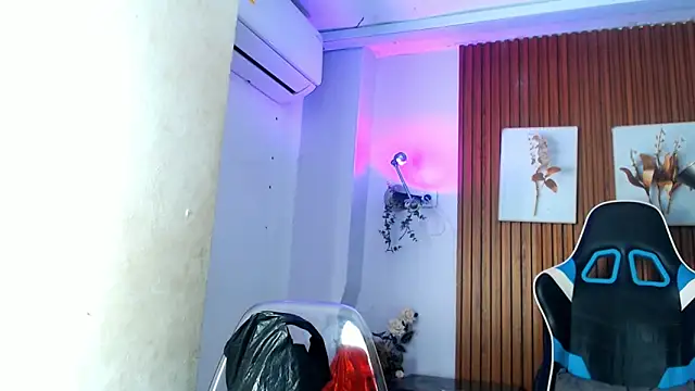 Snapshot of Juan_contreras chatting on October 31, 2025, 11:40 am Juan contreras online show from October 31, 2025, 11:40 am