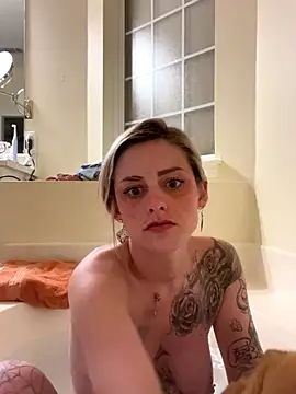 Snapshot of BriTaySayy chatting on October 26, 2025, 8:53 pm BriTaySayy online show from October 26, 2025, 8:53 pm