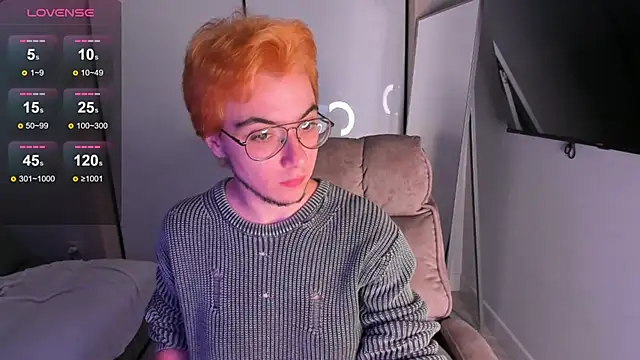 Snapshot of tyler_bergg chatting on September 28, 2025, 10:50 pm tyler bergg online show from September 28, 2025, 10:50 pm