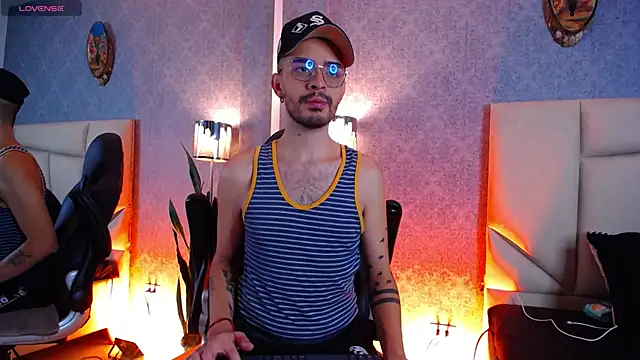 Snapshot of HairyDiamond_ chatting on September 27, 2025, 11:22 pm HairyDiamond  online show from September 27, 2025, 11:22 pm