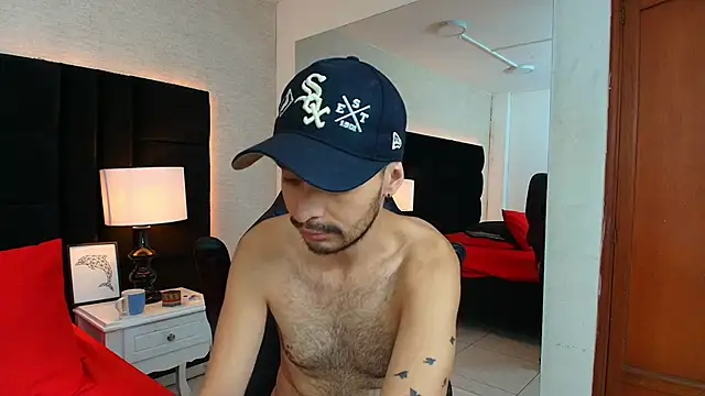 Snapshot of HairyDiamond_ chatting on September 15, 2025, 5:24 pm HairyDiamond  online show from September 15, 2025, 5:24 pm