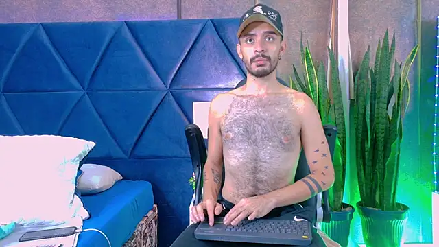 Snapshot of HairyDiamond_ chatting on October 25, 2025, 5:06 am HairyDiamond  online show from October 25, 2025, 5:06 am