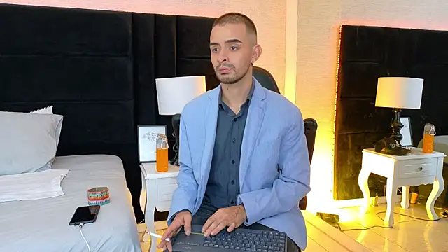 Snapshot of HairyDiamond_ chatting on September 21, 2025, 3:33 am HairyDiamond  online show from September 21, 2025, 3:33 am