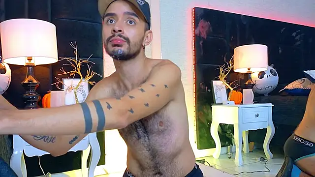 Snapshot of HairyDiamond_ chatting on October 28, 2025, 7:07 am HairyDiamond  online show from October 28, 2025, 7:07 am