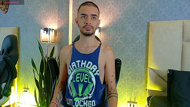 Snapshot of HairyDiamond_ chatting on September 25, 2025, 11:05 am HairyDiamond  online show from September 25, 2025, 11:05 am