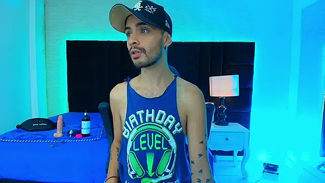 Snapshot of HairyDiamond_ chatting on September 17, 2025, 3:19 am HairyDiamond  online show from September 17, 2025, 3:19 am