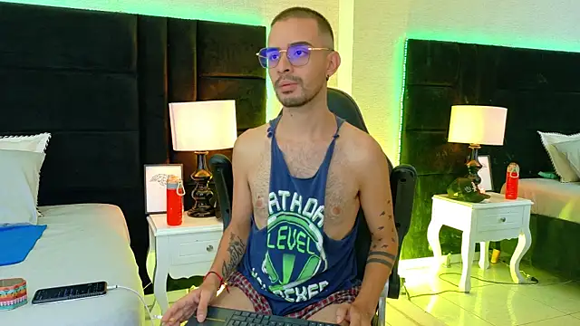 Snapshot of HairyDiamond_ chatting on September 22, 2025, 3:34 am HairyDiamond  online show from September 22, 2025, 3:34 am