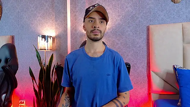 Snapshot of HairyDiamond_ chatting on September 30, 2025, 12:11 pm HairyDiamond  online show from September 30, 2025, 12:11 pm