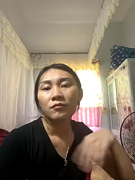 Almond-cute online show from September 9, 2025, 6:12 am
