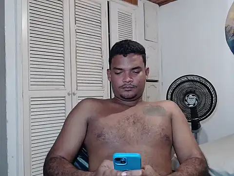 latinboyhugecock online show from October 29, 2025, 12:53 am