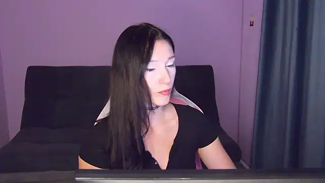Frankie Nora online show from September 10, 2025, 1:26 am