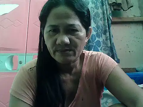 Snapshot of hotmama_063 chatting on October 12, 2025, 1:40 am hotmama 063 online show from October 12, 2025, 1:40 am