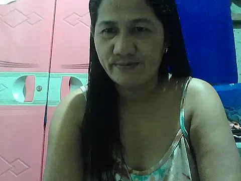 Snapshot of hotmama_063 chatting on September 19, 2025, 11:14 am hotmama 063 online show from September 19, 2025, 11:14 am