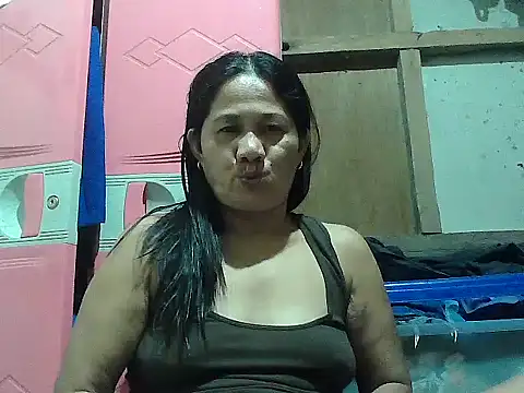 Snapshot of hotmama_063 chatting on September 28, 2025, 12:01 pm hotmama 063 online show from September 28, 2025, 12:01 pm