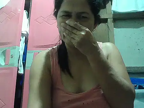 Snapshot of hotmama_063 chatting on October 9, 2025, 10:38 am hotmama 063 online show from October 9, 2025, 10:38 am