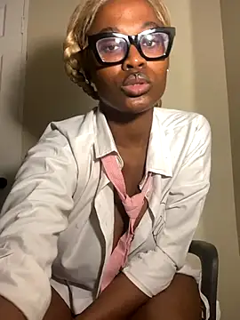 Snapshot of Moonzy77 chatting on September 26, 2025, 8:38 pm Moonzy77 online show from September 26, 2025, 8:38 pm