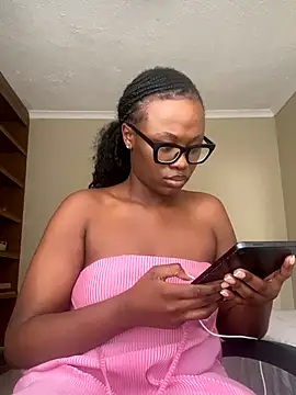 Snapshot of Moonzy77 chatting on October 23, 2025, 1:21 pm Moonzy77 online show from October 23, 2025, 1:21 pm