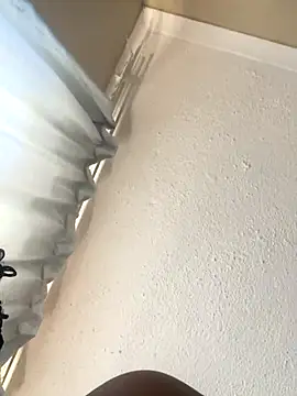 Snapshot of Moonzy77 chatting on October 17, 2025, 12:51 pm Moonzy77 online show from October 17, 2025, 12:51 pm