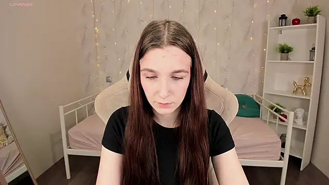 Snapshot of Miss___Eva chatting on September 16, 2025, 12:11 am Miss Eva online show from September 16, 2025, 12:11 am
