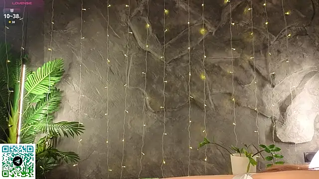 VincenzaGarigliano online show from April 10, 2026, 11:34 pm