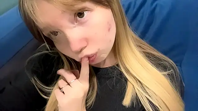 Snapshot of Sweet_horizon chatting on October 15, 2025, 8:06 pm Sweet horizon online show from October 15, 2025, 8:06 pm