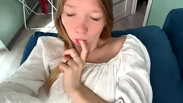 Snapshot of Sweet_horizon chatting on September 25, 2025, 5:35 am Sweet horizon online show from September 25, 2025, 5:35 am