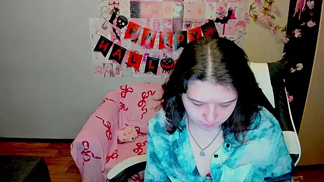 Snapshot of Acid_Kate chatting on October 21, 2025, 12:21 am Acid Kate online show from October 21, 2025, 12:21 am