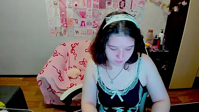 Snapshot of Acid_Kate chatting on October 9, 2025, 12:33 am Acid Kate online show from October 9, 2025, 12:33 am