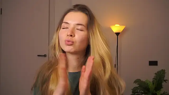 Snapshot of MarlinVarian chatting on September 15, 2025, 6:19 pm MarlinVarian online show from September 15, 2025, 6:19 pm