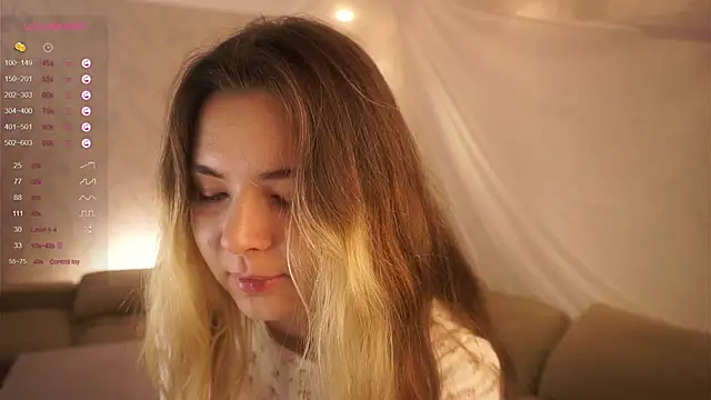 Snapshot of MarlinVarian chatting on October 19, 2025, 4:43 pm MarlinVarian online show from October 19, 2025, 4:43 pm