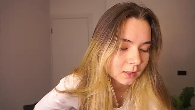 Snapshot of MarlinVarian chatting on September 17, 2025, 6:43 pm MarlinVarian online show from September 17, 2025, 6:43 pm