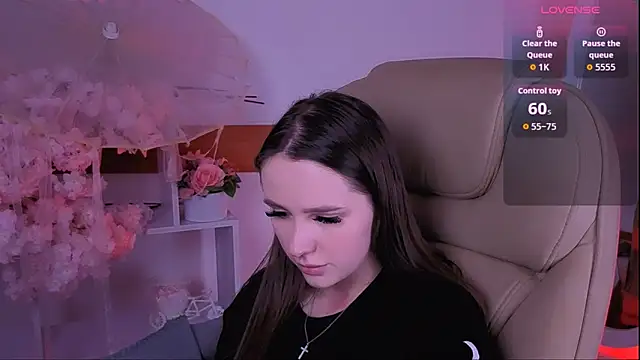 WildHoneyXO online show from October 28, 2025, 6:56 am