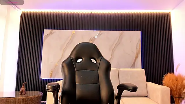 sofiapalacioss online show from November 13, 2025, 7:29 pm