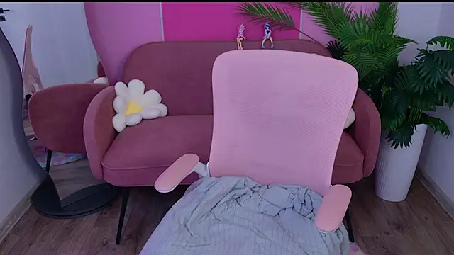 Snapshot of Angel_Braun chatting on October 9, 2025, 12:06 pm Angel Braun online show from October 9, 2025, 12:06 pm