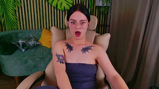 Snapshot of Angel_Braun chatting on September 27, 2025, 10:16 pm Angel Braun online show from September 27, 2025, 10:16 pm