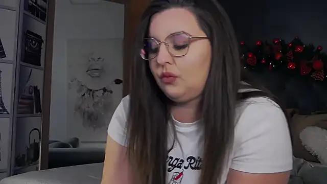 Mia Swano online show from December 5, 2025, 1:16 am