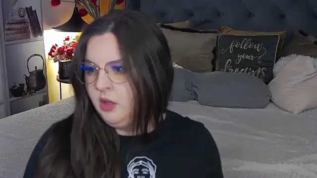 Mia Swano online show from November 28, 2025, 2:34 am