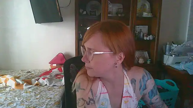 Snapshot of vintagelorraine chatting on September 10, 2025, 7:13 pm vintagelorraine online show from September 10, 2025, 7:13 pm