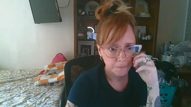 Snapshot of vintagelorraine chatting on September 9, 2025, 4:05 pm vintagelorraine online show from September 9, 2025, 4:05 pm