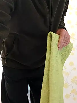 Snapshot of Oldmenhot66 chatting on November 1, 2025, 9:14 am Oldmenhot66 online show from November 1, 2025, 9:14 am