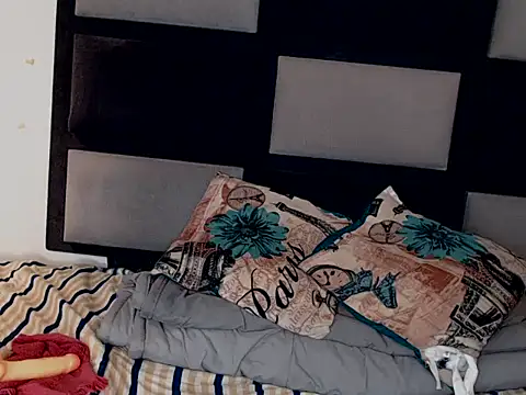 Snapshot of Freaky-boobs chatting on September 20, 2025, 8:41 am Freaky-boobs online show from September 20, 2025, 8:41 am