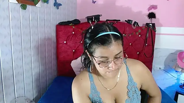 Snapshot of Emiily_Johamson chatting on October 29, 2025, 3:05 am Emiily Johamson online show from October 29, 2025, 3:05 am