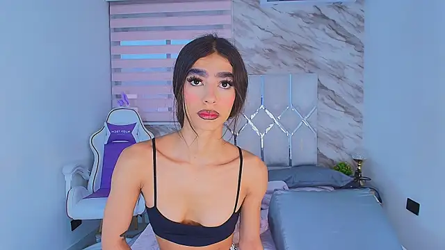 Snapshot of collet_1 chatting on July 3, 2026, 12:00 pm collet 1 online show from July 3, 2026, 12:00 pm